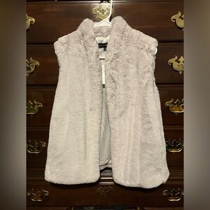 Catherine Malandrino Women's Faux Fur
Vest Size Small Brand New With Tags